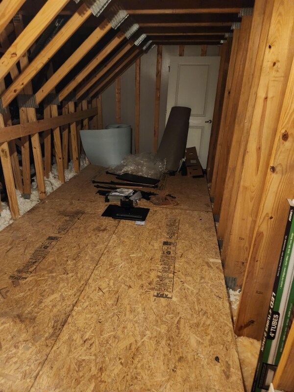 Building Photo - 2041 Leeds Ln