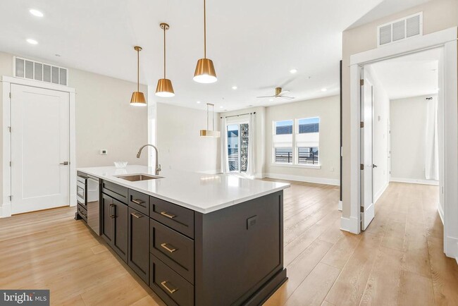 Building Photo - 23651 Havelock Walk Ter