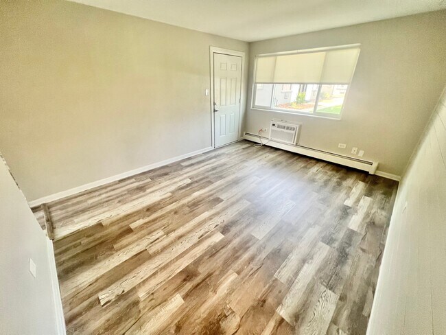 IMG_4180 - OAK NORTH APTS