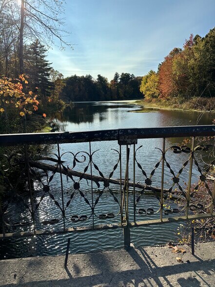 Building Photo - 12 Jackielyn Cir