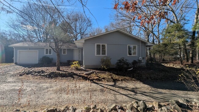 Building Photo - 10 Sherwood Ave