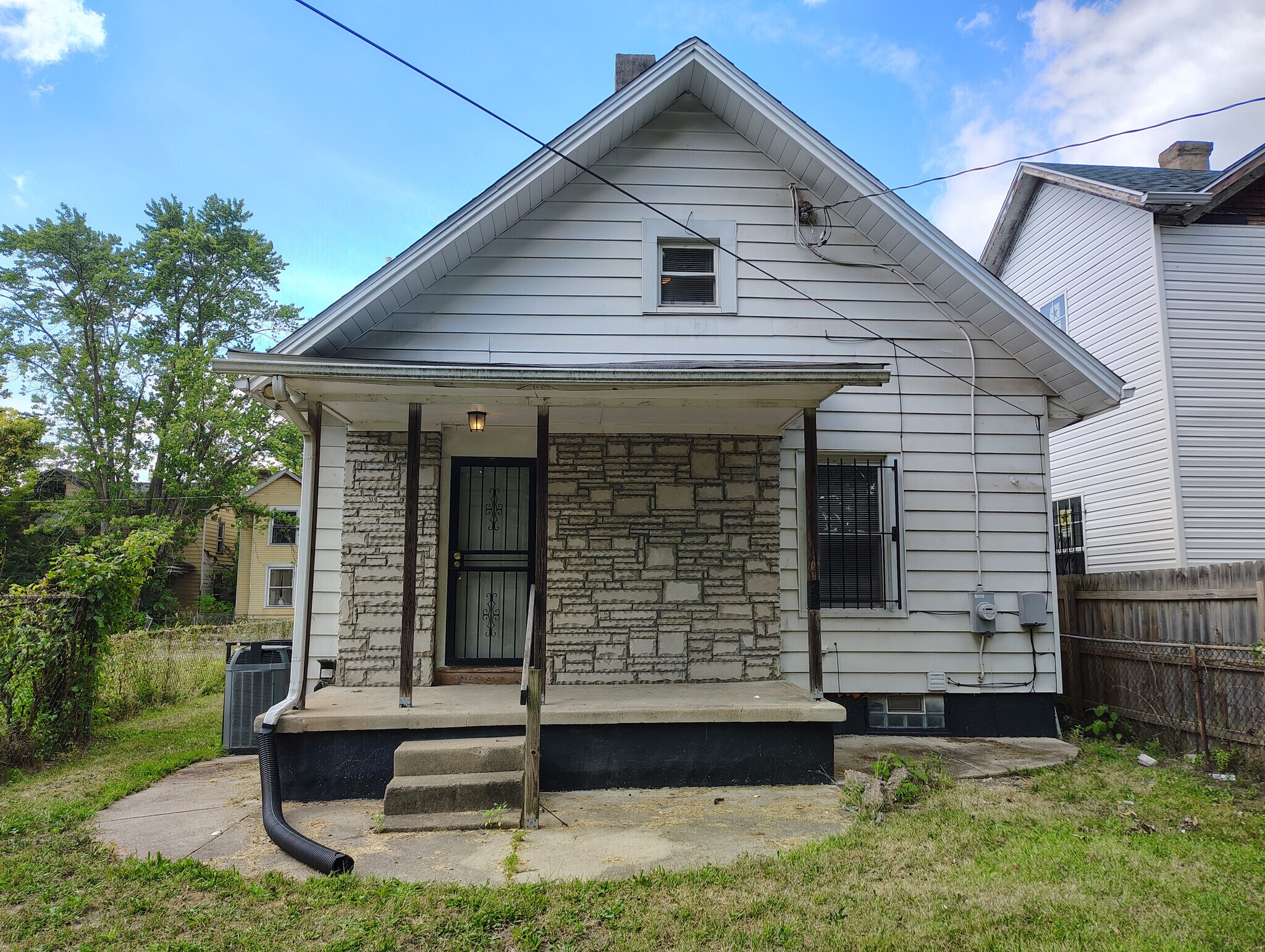 Building Photo - 1118 Wildwood Ave