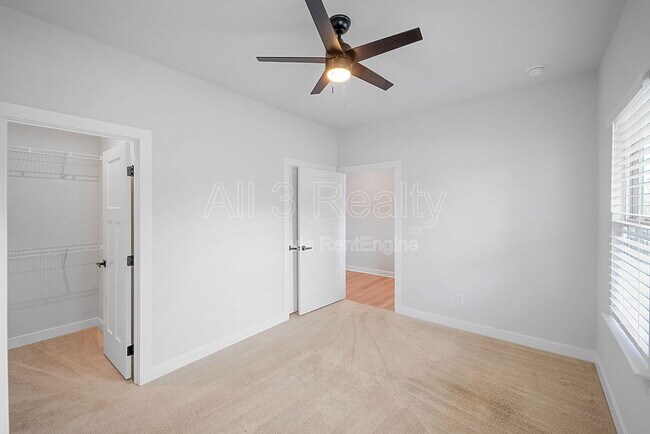 Building Photo - 533 Daffodil Ln