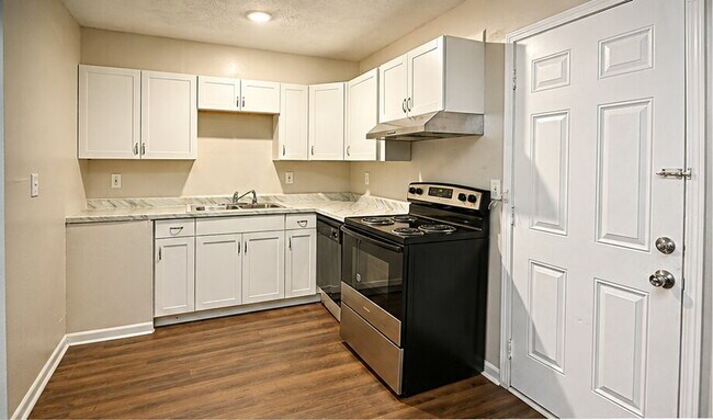 Building Photo - 2 Story Townhome in Clarkston! Water, Sewer, and Trash Included In Rental Price!