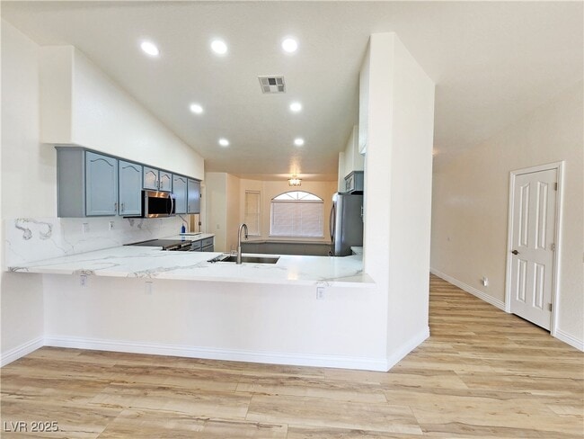 Building Photo - 3741 Malibou Ave