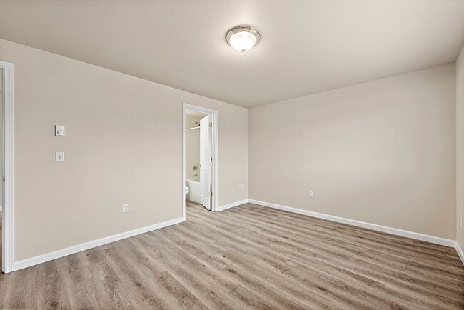 Building Photo - Invest LLC 4330