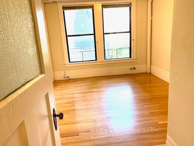 Building Photo - 115 Haight St
