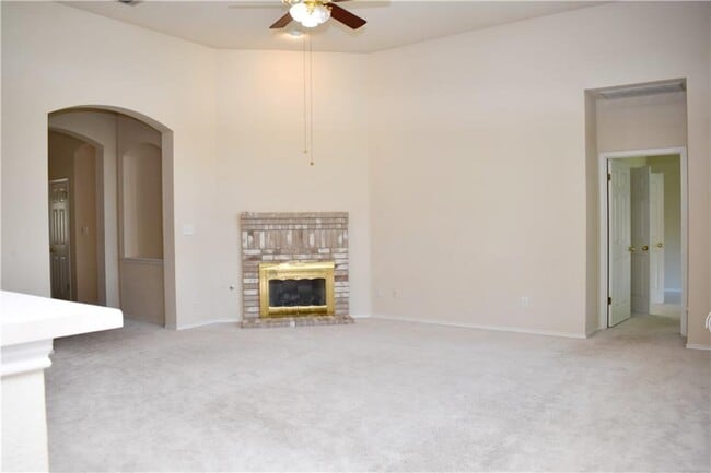 Building Photo - 704 Thrush Dr
