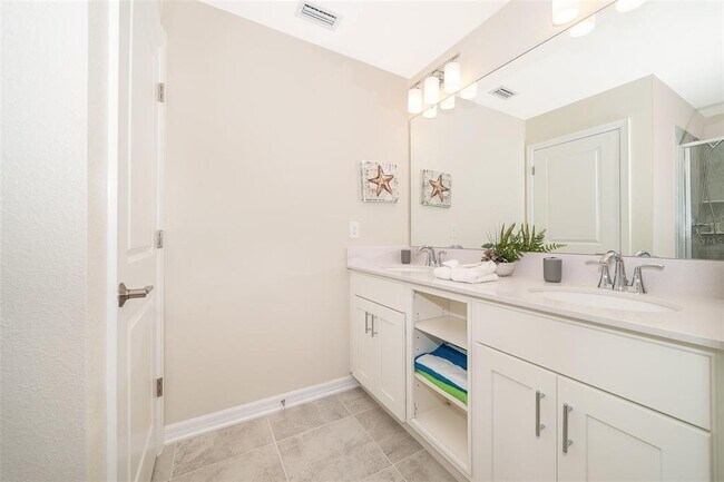 Building Photo - 3180 Paradox Cir