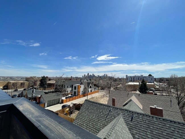 Building Photo - Modern 2BR + Office Townhome with Rooftop Deck in Prime Sunnyside/Highlands Location