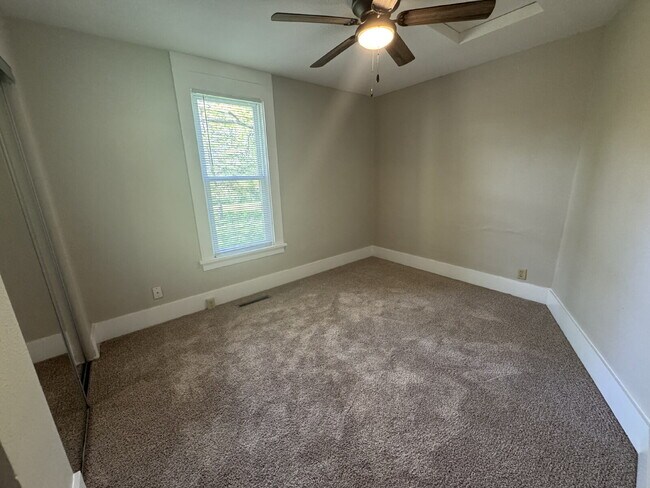 Building Photo - 201 Eastman Ave