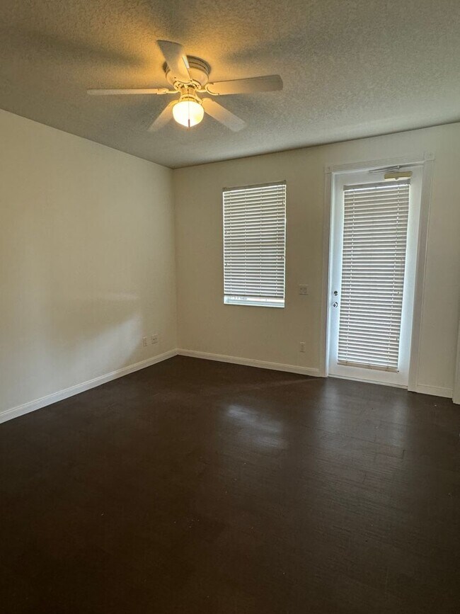 Building Photo - Beautiful Lake Nona Townhome