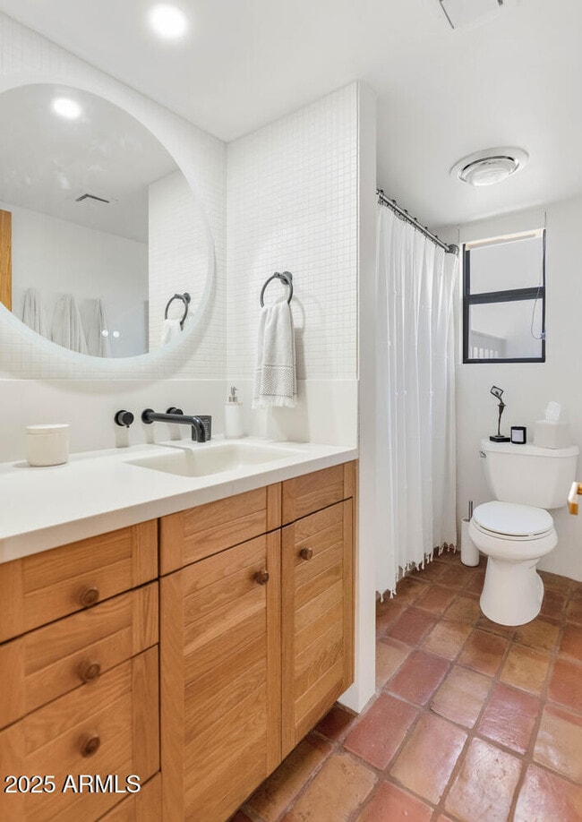 Building Photo - 9447 E Calle De Valle Dr