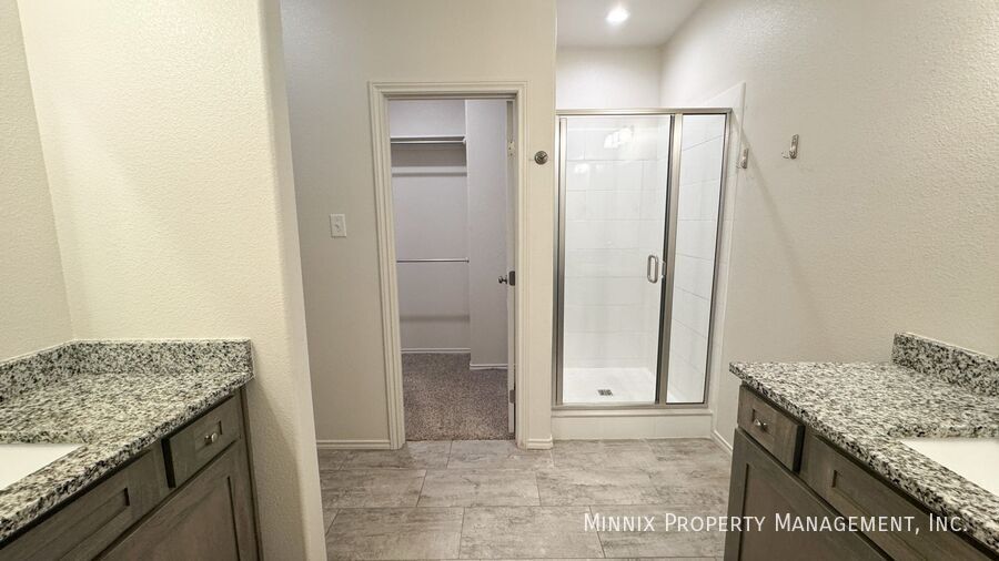 Building Photo - 1102 N 7th St