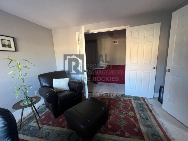 Building Photo - 1400 Hastings Dr