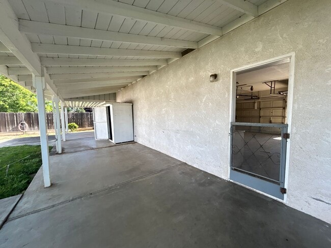 Building Photo - 10680 Cleveland Ave