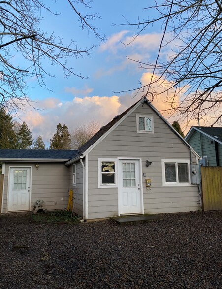 Primary Photo - 390 22nd St SE