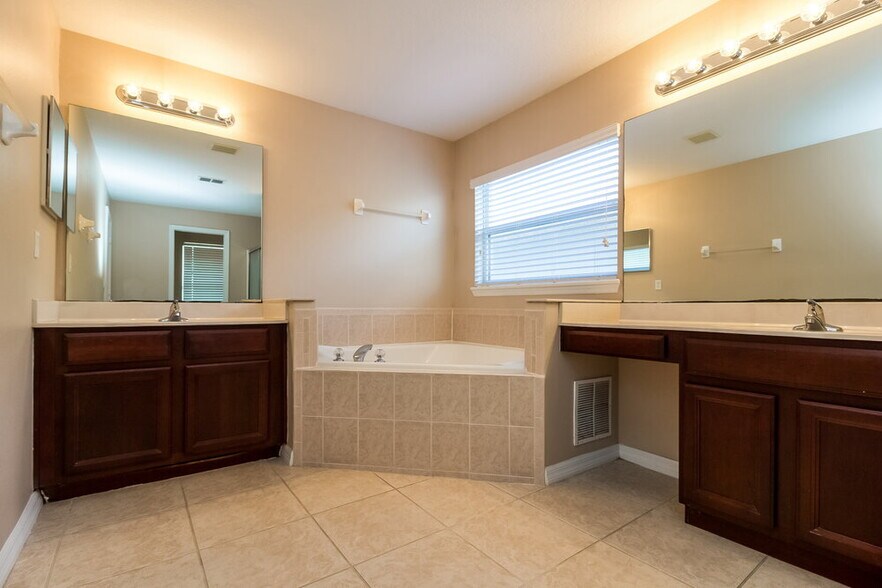 Building Photo - 7751 Beridale Ct