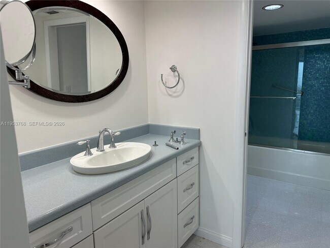 Building Photo - 881 Ocean Dr