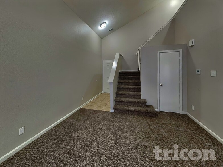 Building Photo - 6750 Kinnerton Dr