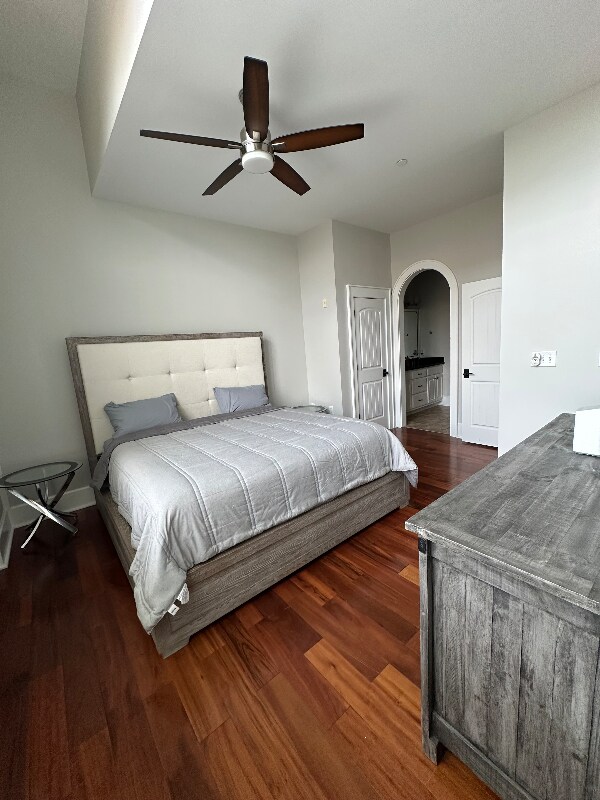 Building Photo - 300 S Gay St