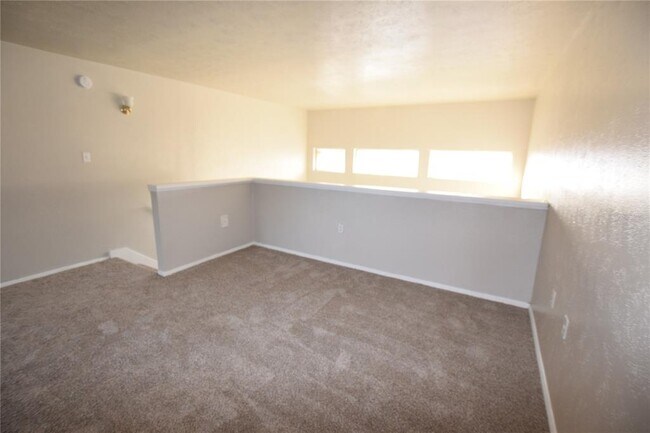Building Photo - 3916 Crayrich Cir