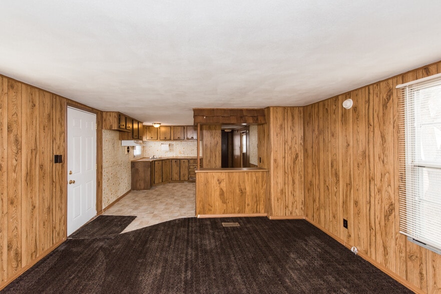 Building Photo - 607 S 11th St