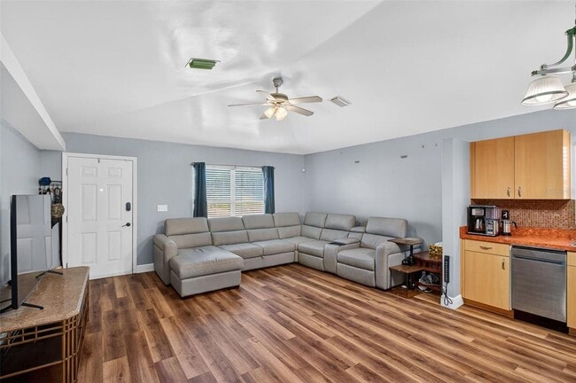 Building Photo - 2174 19th Ave SW