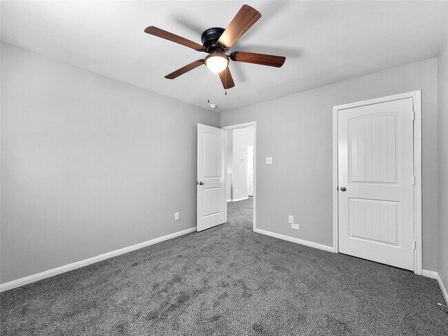 Building Photo - 2022 Midlane Drive