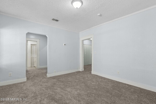 Building Photo - 421 W 18th St