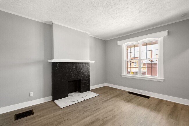 Building Photo - Stunning 2 bedroom home in Carrick available October 1st!