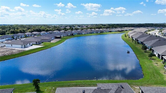 Building Photo - 5559 Trevesta Pl