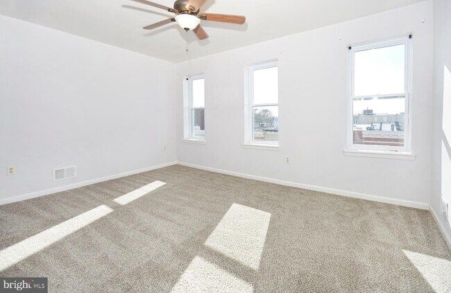 Building Photo - 762 Carroll St