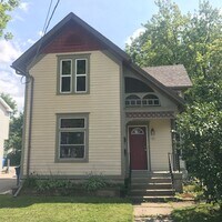 Building Photo - 825 Scott Ave