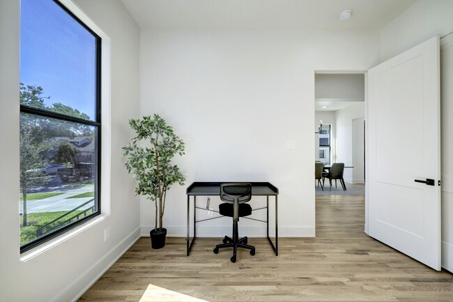 Building Photo - 4715 McKinney St