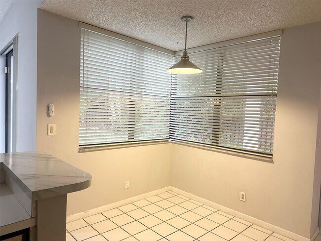 Building Photo - 10461 NW 12th Ct