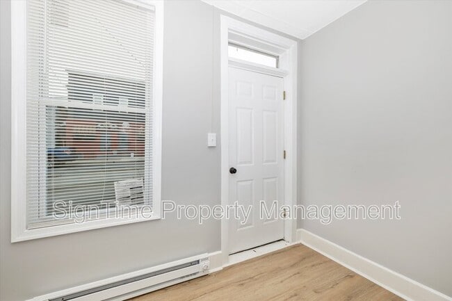 Building Photo - 114 N Conococheague St