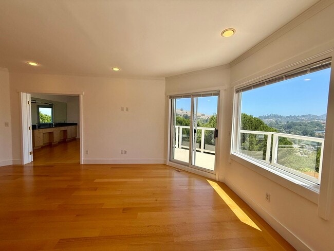 Building Photo - PANORAMIC BAY VIEW ESTATE IN PRESTIGIOUS TIBURON