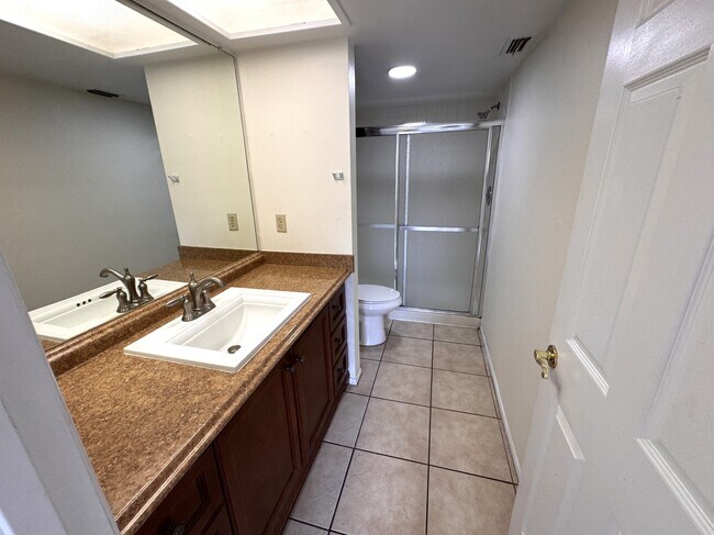Building Photo - 4989 Puritan Cir