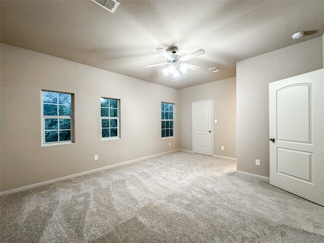 Building Photo - 16771 Mammoth Springs Dr