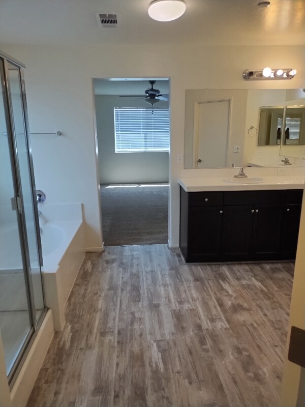 Building Photo - 1373 Manor Ave