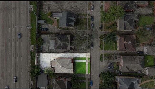 Building Photo - 1631 Castle Ct