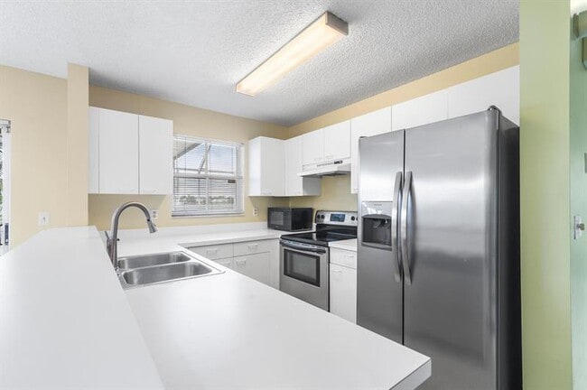 Building Photo - 3138 W Buena Vista Dr
