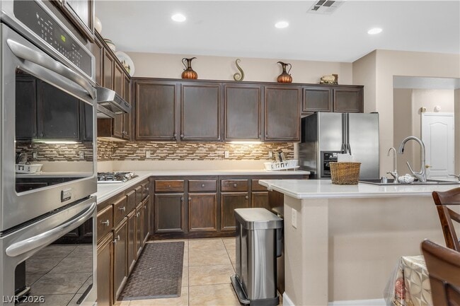 Building Photo - 3069 Regal Cove St