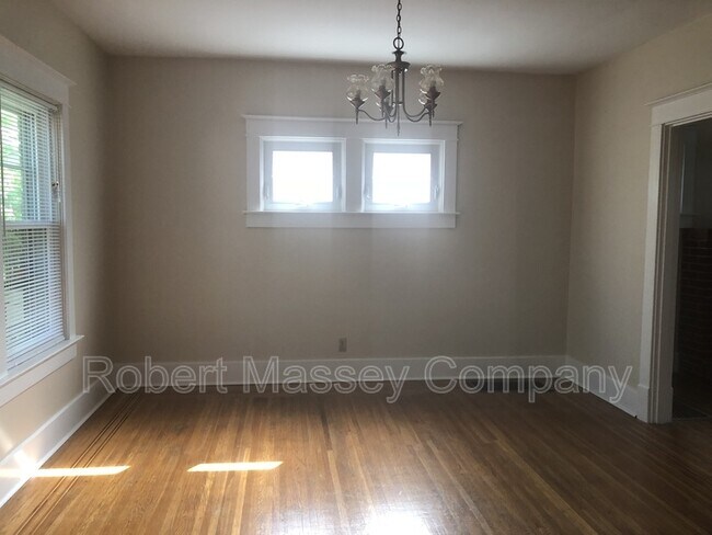 Building Photo - 841 Melford Ave