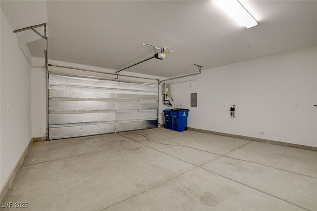 Building Photo - 206 Callen Falls Ave