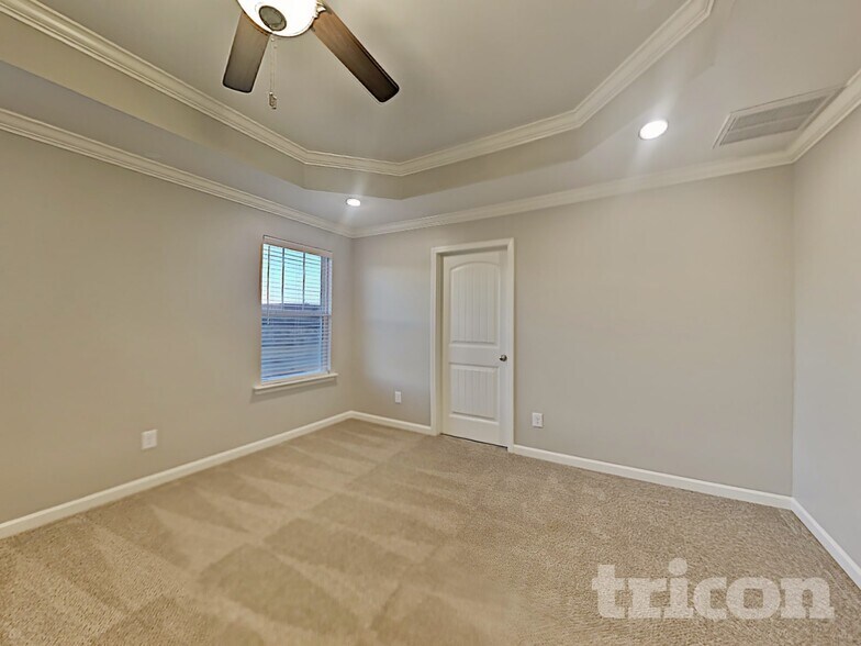 Building Photo - 604 Eagle View Dr