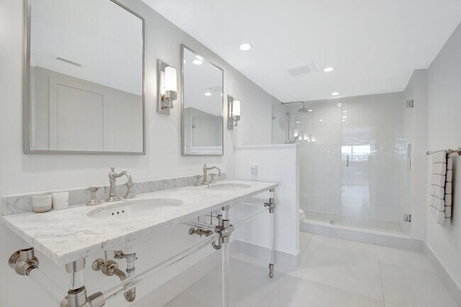 Building Photo - 2773 S Ocean Blvd