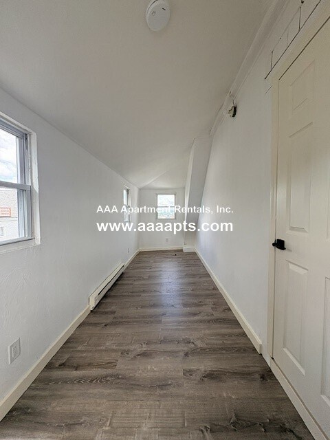 Building Photo - 33 Clifton Ave