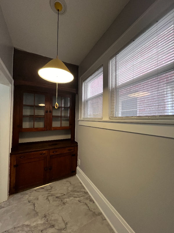 Building Photo - 405 Moore St